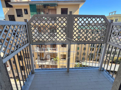 Ampio Trilocale in Via G. Santacroce 25, Napoli (NA)