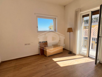 Ampio Trilocale in Via G. Santacroce 25, Napoli (NA)