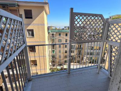 Ampio Trilocale in Via G. Santacroce 25, Napoli (NA)