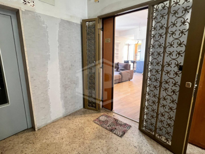 Ampio Trilocale in Via G. Santacroce 25, Napoli (NA)