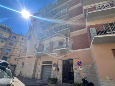 Ampio Trilocale in Via G. Santacroce 25, Napoli (NA)