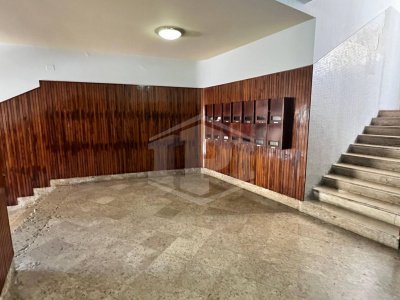 Ampio Trilocale in Via G. Santacroce 25, Napoli (NA)