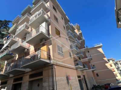 Ampio Trilocale in Via G. Santacroce 25, Napoli (NA)