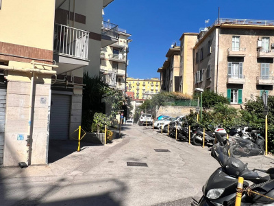 Ampio Trilocale in Via G. Santacroce 25, Napoli (NA)