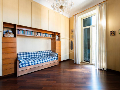 6 Vani in Via S. Teresa degli Scalzi 162 in Napoli (NA)