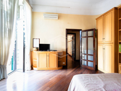 6 Vani in Via S. Teresa degli Scalzi 162 in Napoli (NA)