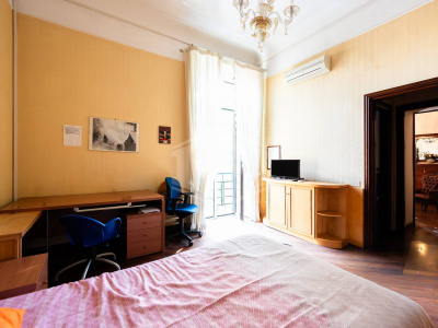 6 Vani in Via S. Teresa degli Scalzi 162 in Napoli (NA)
