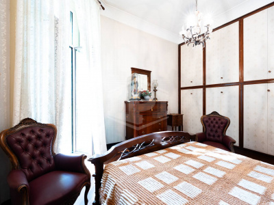 6 Vani in Via S. Teresa degli Scalzi 162 in Napoli (NA)