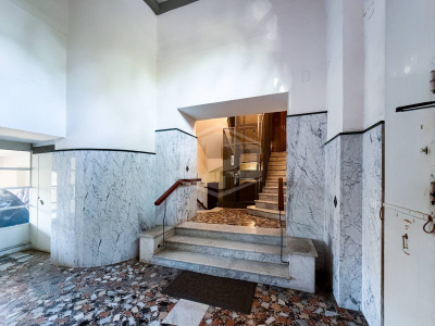 6 Vani in Via S. Teresa degli Scalzi 162 in Napoli (NA)