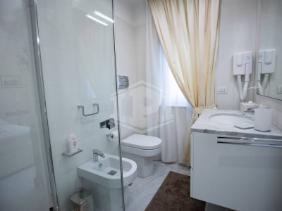 Bilocale con terrazzo in Viale Colli Aminei 8, Napoli (NA)