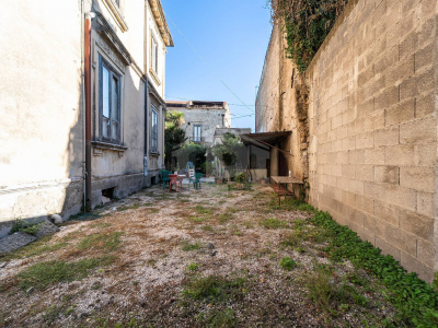 Villa con giardino in Corso Cesare Battisti 100, Cardito (NA)