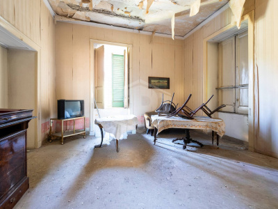 Villa con giardino in Corso Cesare Battisti 100, Cardito (NA)