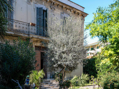 Villa con giardino in Corso Cesare Battisti 100, Cardito (NA)