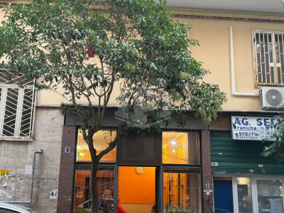 Locale Commerciale in Via Vincenzo Scala 9, Napoli (Na)
