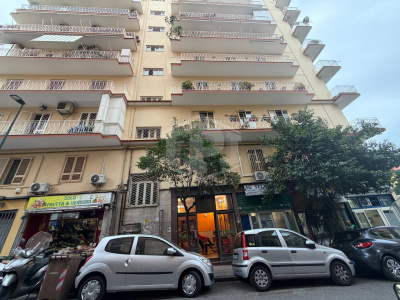 Locale Commerciale in Via Vincenzo Scala 9, Napoli (Na)