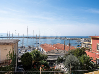 Edificio Cielo-Terra in Via dei Molini Idraulici 8, Torre Annunziata (NA)