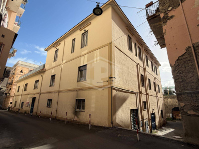 Edificio Cielo-Terra in Via dei Molini Idraulici 8, Torre Annunziata (NA)