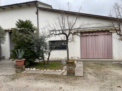 Annesso rustico con terreno agricolo Vigonza (PD)