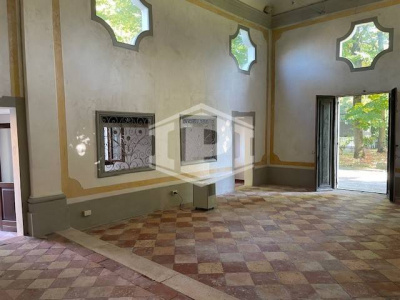 Fiesso D'Artico, locale uso commerciale in ex Oratorio