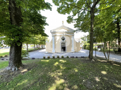 Fiesso D'Artico, locale uso commerciale in ex Oratorio