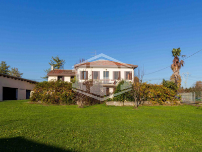 Casa singola + terreno agricolo a Ponte San Nicolo'