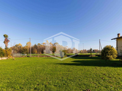 Casa singola + terreno agricolo a Ponte San Nicolo'