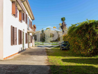 Casa singola + terreno agricolo a Ponte San Nicolo'