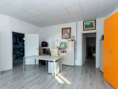 Saonara - Laboratorio con abitazione