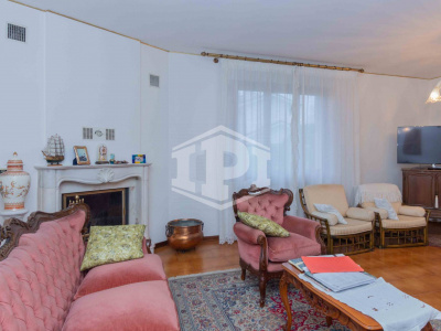 Stra - porzione di bifamiliare con giadino