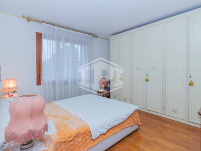 Stra - porzione di bifamiliare con giadino