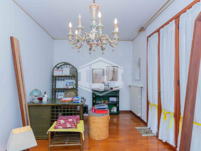 Stra - porzione di bifamiliare con giadino