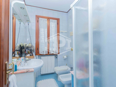 Stra - porzione di bifamiliare con giadino