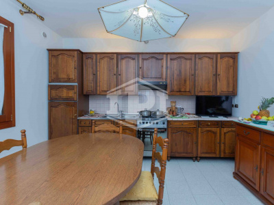 Stra - porzione di bifamiliare con giadino