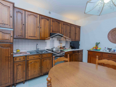 Stra - porzione di bifamiliare con giadino