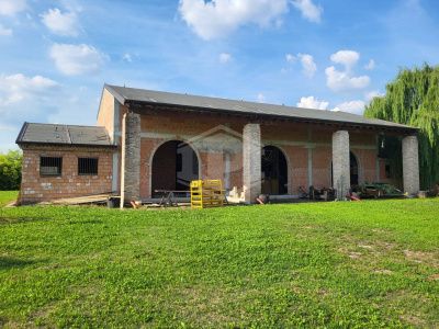 Annesso rustico con potenziale di trasformazione