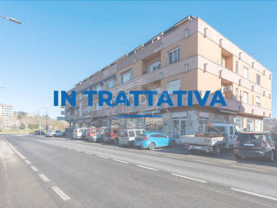 Negozio, Strada Voltri, Ovada (AL)
