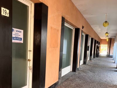 Negozio, Piazza Golgi, Arenzano (GE)