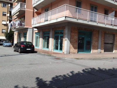 Negozio, Via Navone, Busalla (GE)