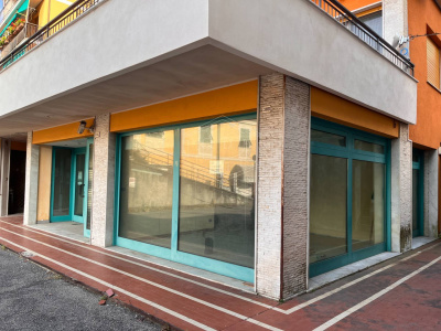 Locale Commerciale, Moconesi (GE)