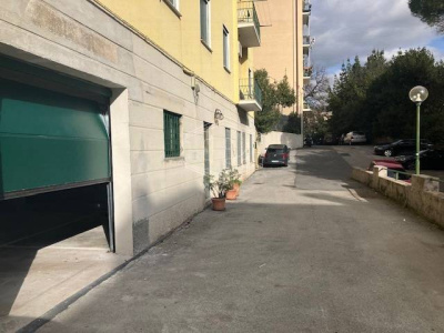 Posti auto, Via Livorno, Genova (GE)