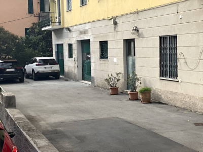 Posti auto, Via Livorno, Genova (GE)