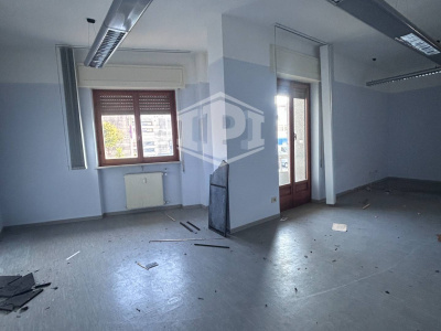 Locale commerciale, Piazza Maestri dell'Artigianato, Savona, SV