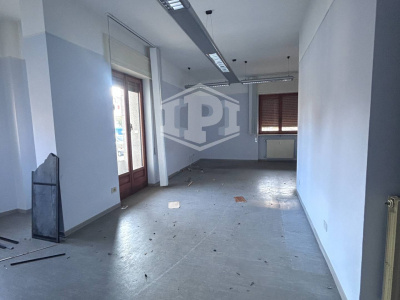 Locale commerciale, Piazza Maestri dell'Artigianato, Savona, SV