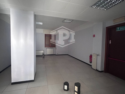 Locale commerciale, Piazza Maestri dell'Artigianato, Savona, SV