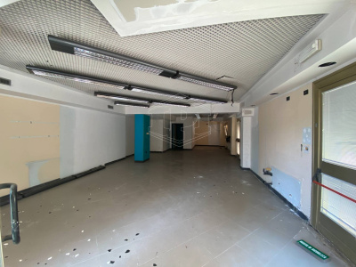 Locale commerciale, Corso Italia, Pietra Ligure, SV