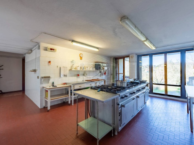 Complesso immobiliare, Via Miramare, Leivi (GE)