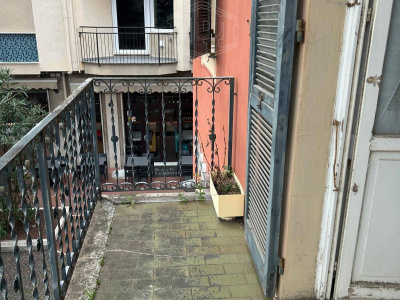 Stabile, Via Aurelia, Spotorno (SV)