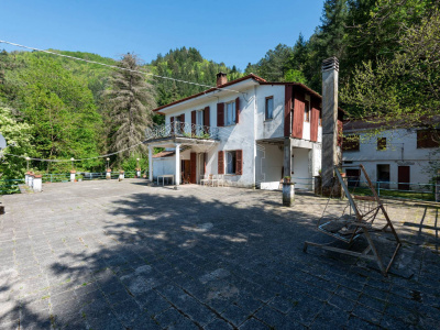 Villa, Località Temossi Bertigaro, Borzonasca (GE)