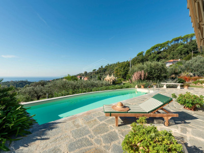 Villa indipendente, Via alla Croce, Varazze (SV)