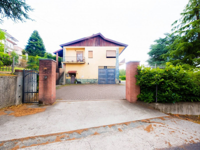 Casa semi-indipendente, Via Martiri della Benedicta, Casaleggio Boiro (AL)